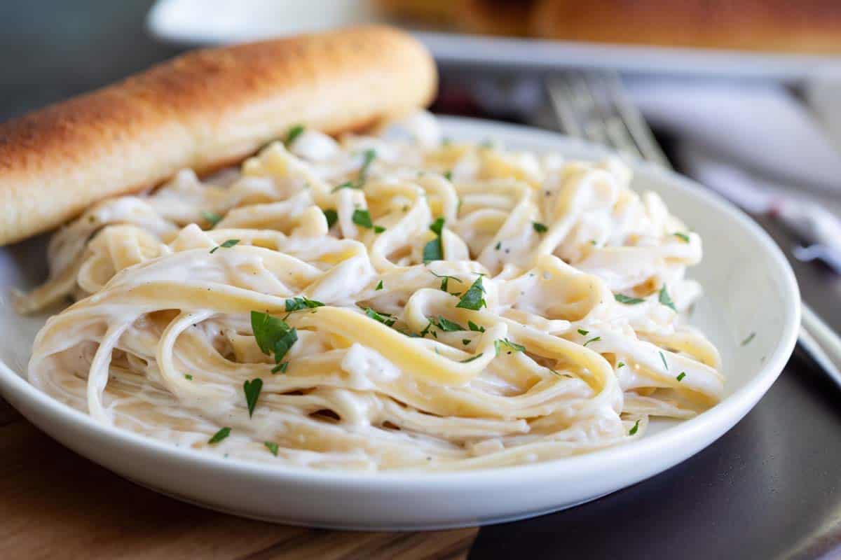 How to make Alfredo sauce(The Ultimate Guide)