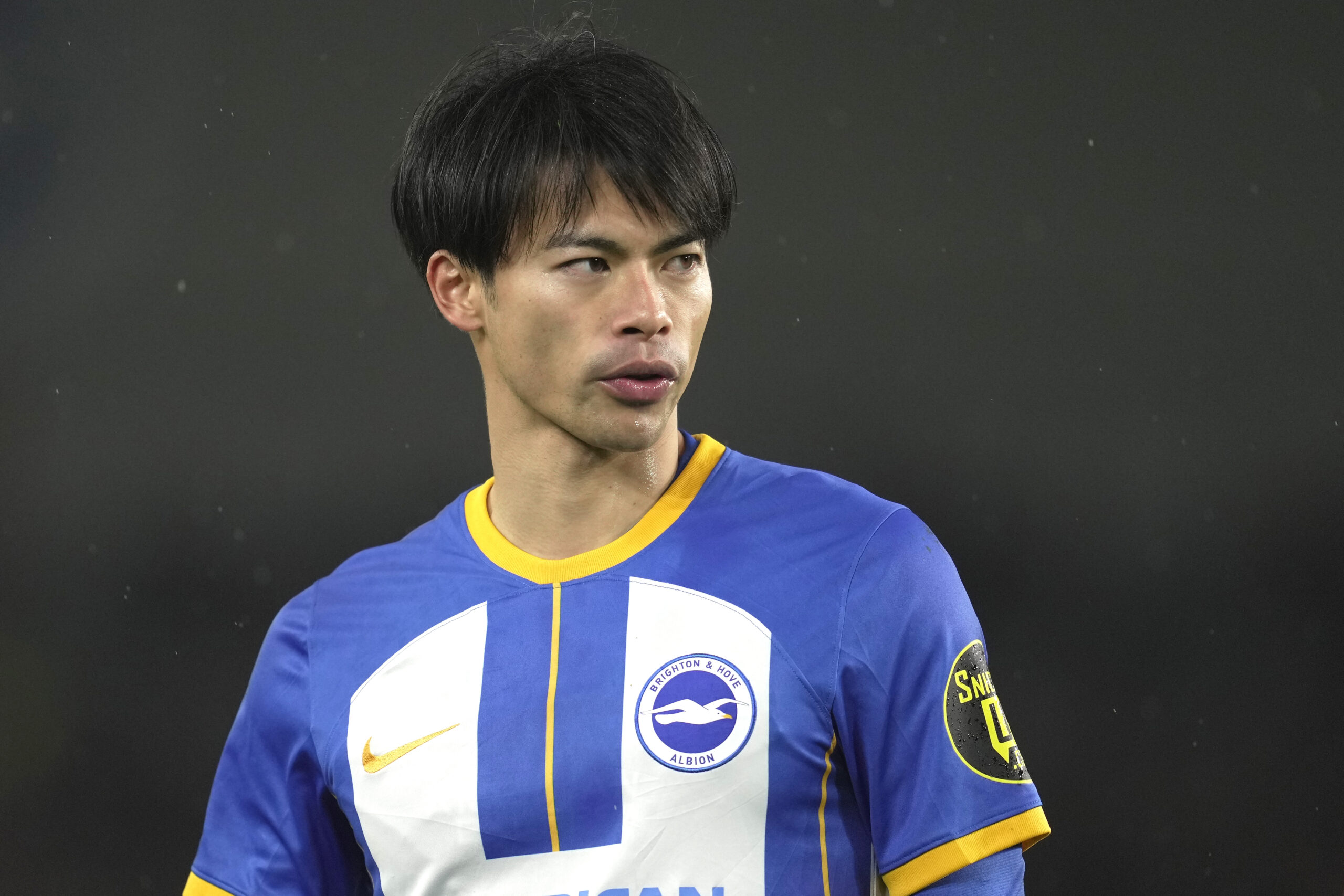 Kaoru Mitoma signs new Brighton Contract